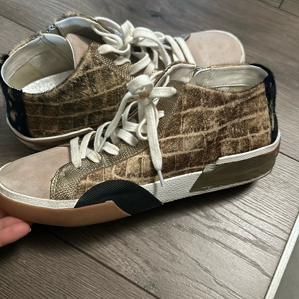 Zina Sneaker